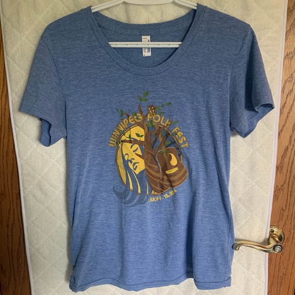 Winnipeg Folk Fest Tshirt 2014, size youth XL - Picture 1 of 3